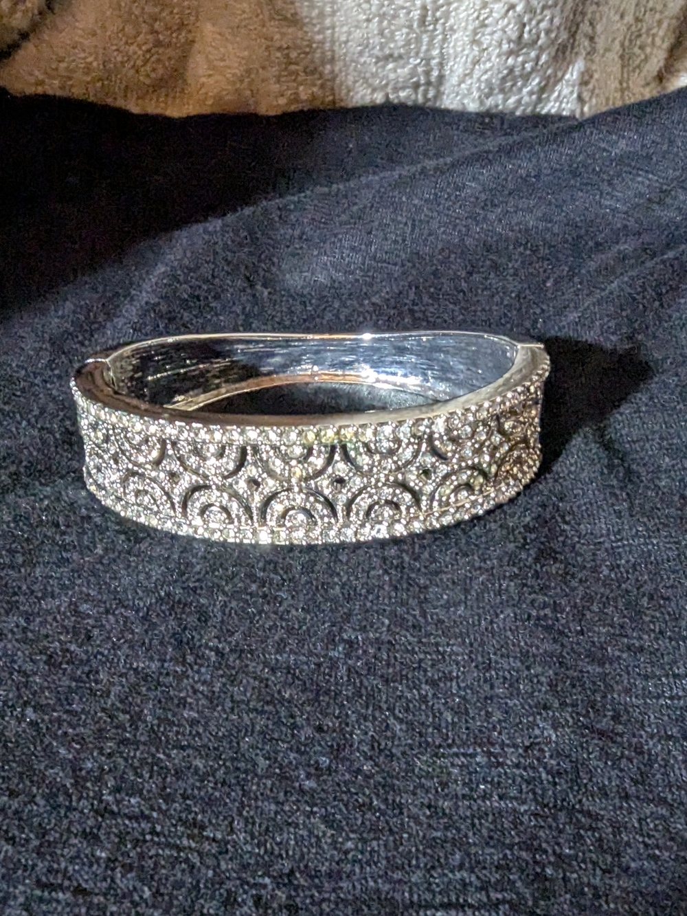Vintage Silver Crystal Pavé Bangle Bracelet - Elegant Women's Jewelry